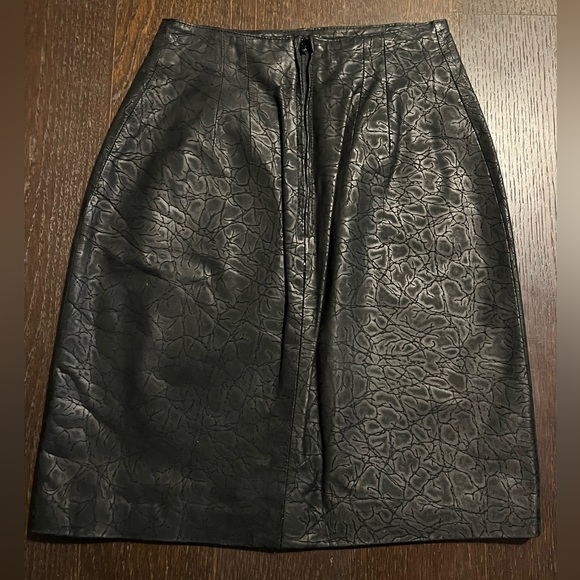 Vintage Designer Leather/ Snake Skin Print Black Midi Skirt Size 4 - Picture 4 of 10